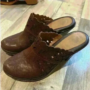 Nuture Women's leather slip on mules clogs size 10